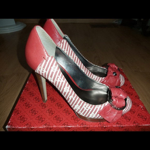 Guess Heels - Picture 2 of 4
